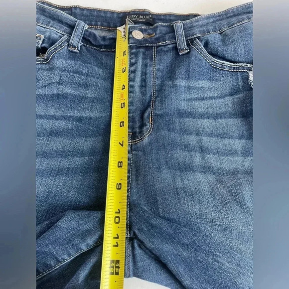 Judy Blue High Waisted Straight Fit Distressed Fray Hem Jeans 15/32 Plus EUC 021 - Picture 8 of 9